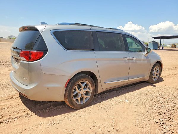2017 CHRYSLER PACIFICA