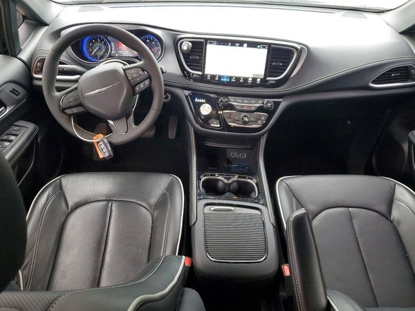 2025 CHRYSLER PACIFICA