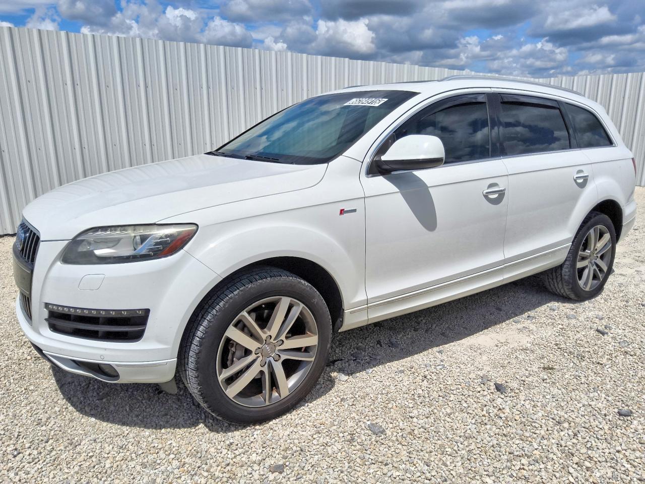 2015 AUDI Q7 Premium Plus — Front 3/4