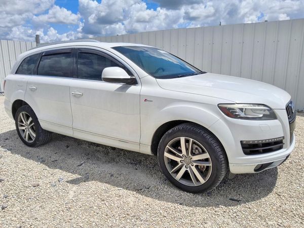 2015 AUDI Q7 Premium Plus — Passenger 3/4