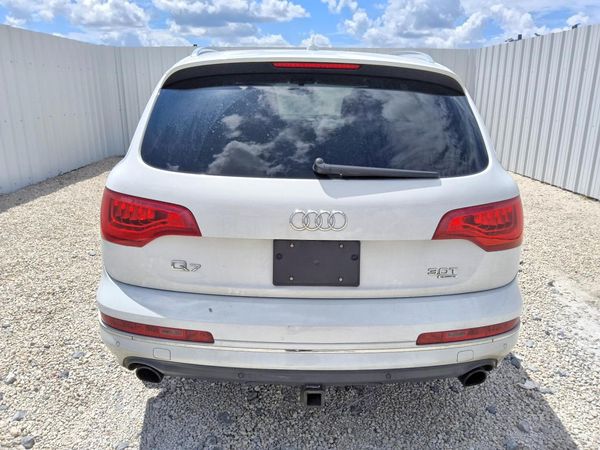 2015 AUDI Q7 Premium Plus — DIRR