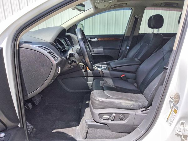 2015 AUDI Q7 Premium Plus — DENT