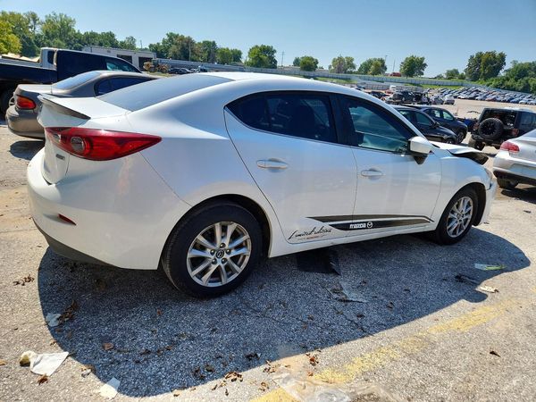 2016 MAZDA 3