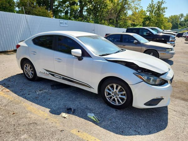 2016 MAZDA 3