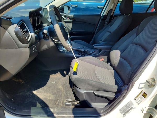 2016 MAZDA 3
