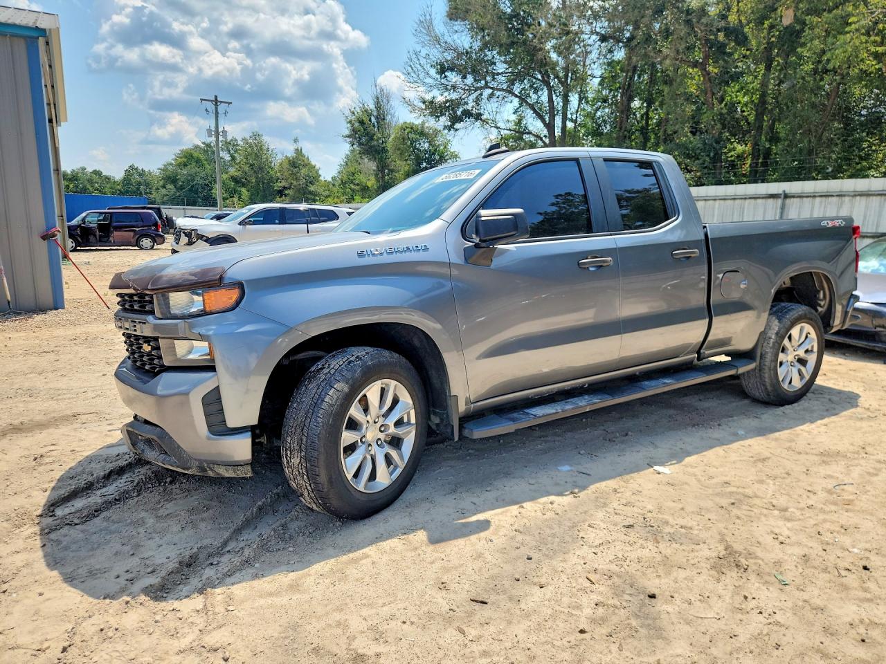 2020 CHEVROLET SILVERADO Custom — Front 3/4