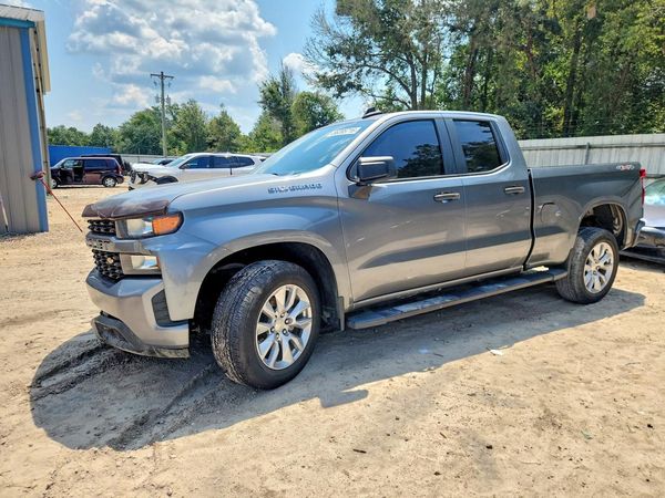 2020 CHEVROLET SILVERADO Custom — Front 3/4