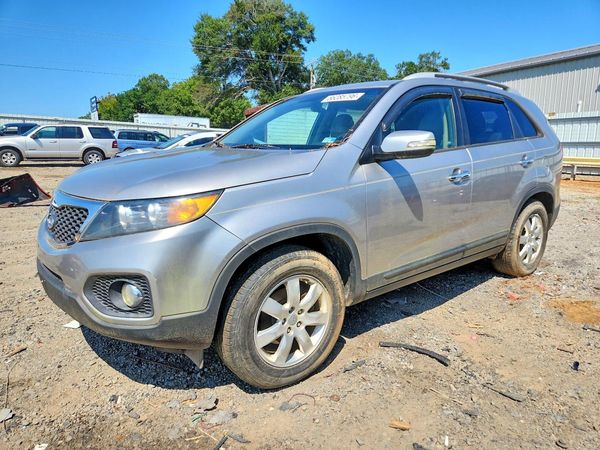 2013 KIA SORENTO Base / LX