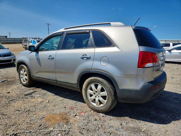 2013 KIA SORENTO Base / LX