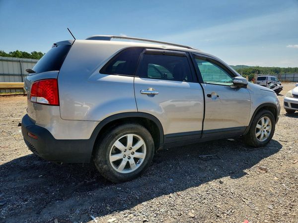 2013 KIA SORENTO Base / LX
