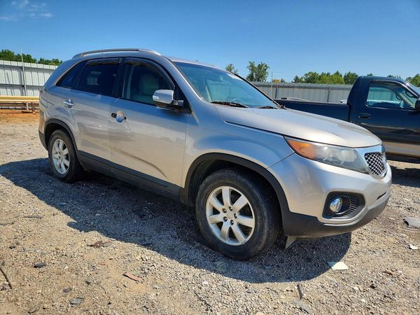 2013 KIA SORENTO Base / LX