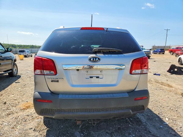 2013 KIA SORENTO Base / LX