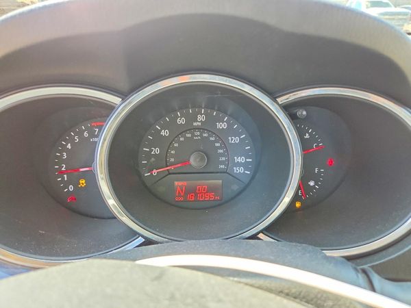 2013 KIA SORENTO Base / LX