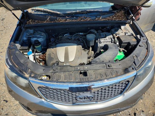 2013 KIA SORENTO Base / LX