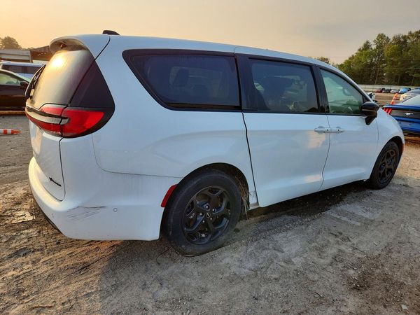 2024 CHRYSLER PACIFICA Select — PSRA