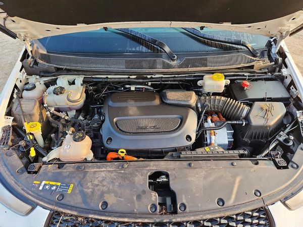 2024 CHRYSLER PACIFICA Select — Engine bay