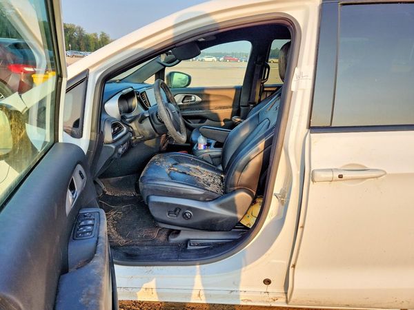 2024 CHRYSLER PACIFICA Select — LOOS