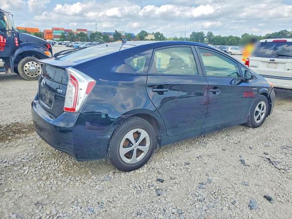 2015 TOYOTA PRIUS