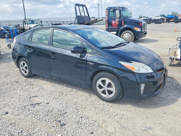 2015 TOYOTA PRIUS