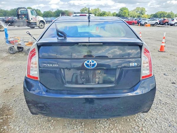 2015 TOYOTA PRIUS