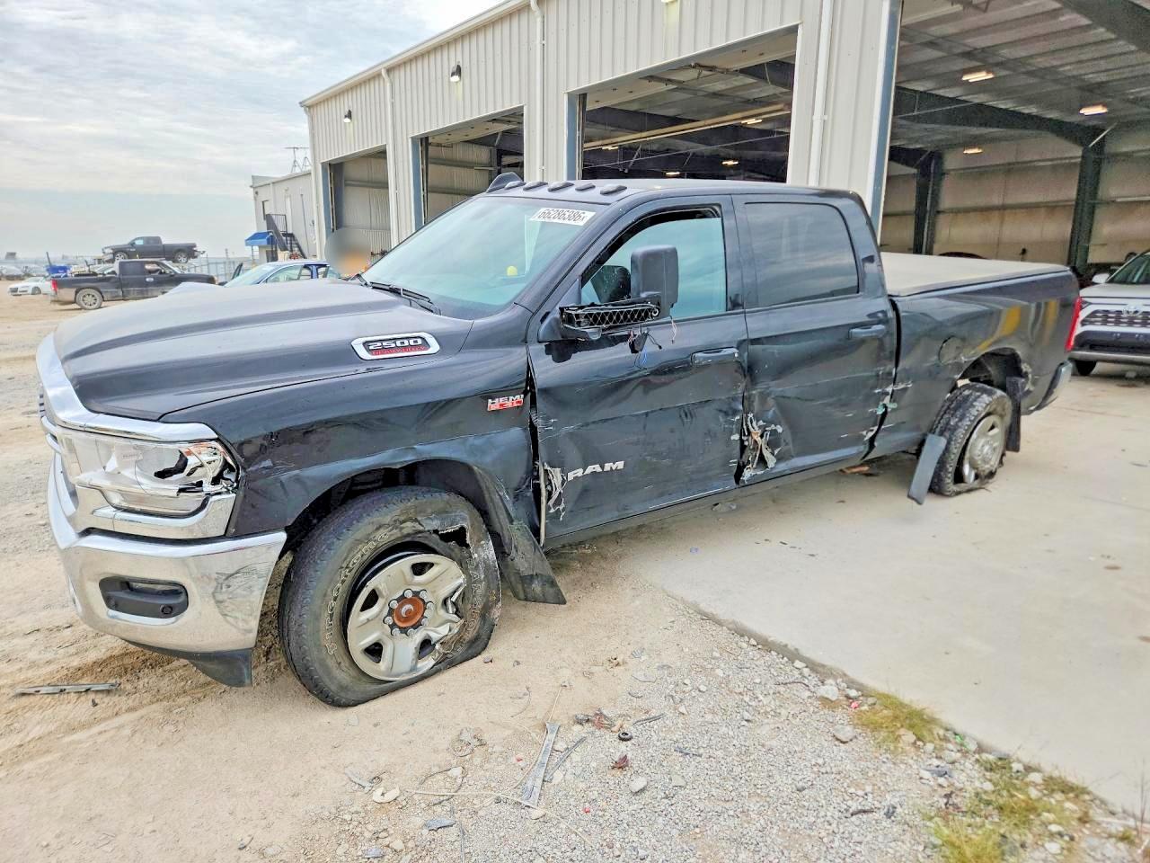 2022 RAM 2500 Tradesman — Front 3/4