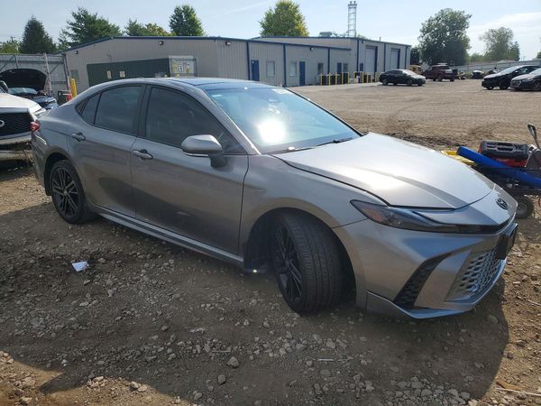 2025 TOYOTA CAMRY — Passenger 3/4