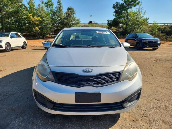 2015 KIA RIO GL - Middle-low