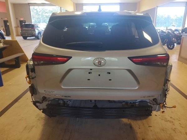 2022 TOYOTA HIGHLANDER