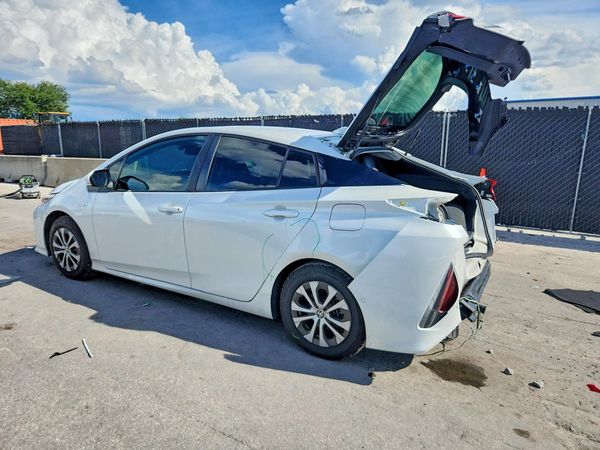 2022 TOYOTA PRIUS