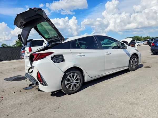 2022 TOYOTA PRIUS