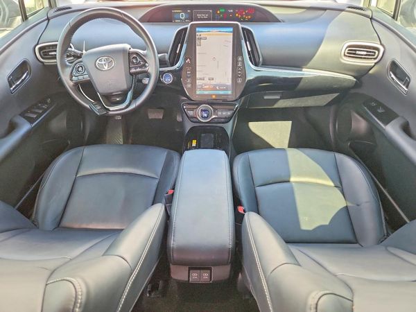 2022 TOYOTA PRIUS