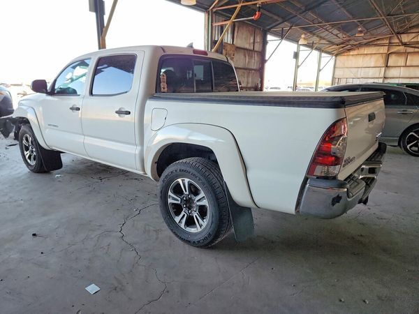 2015 TOYOTA TACOMA Delux Grade