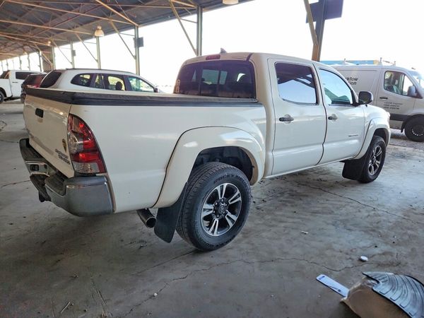 2015 TOYOTA TACOMA Delux Grade