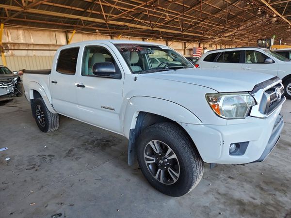2015 TOYOTA TACOMA Delux Grade