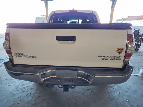 2015 TOYOTA TACOMA Delux Grade