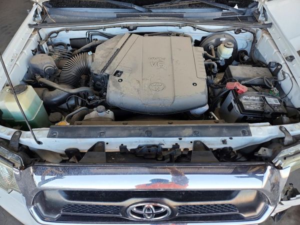 2015 TOYOTA TACOMA Delux Grade