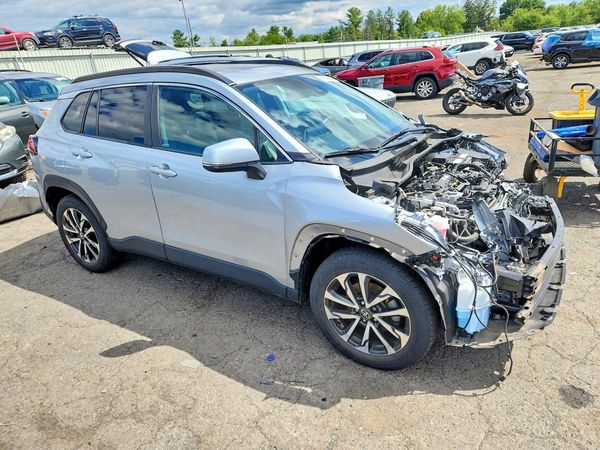 2022 TOYOTA COROLLA CROSS XLE