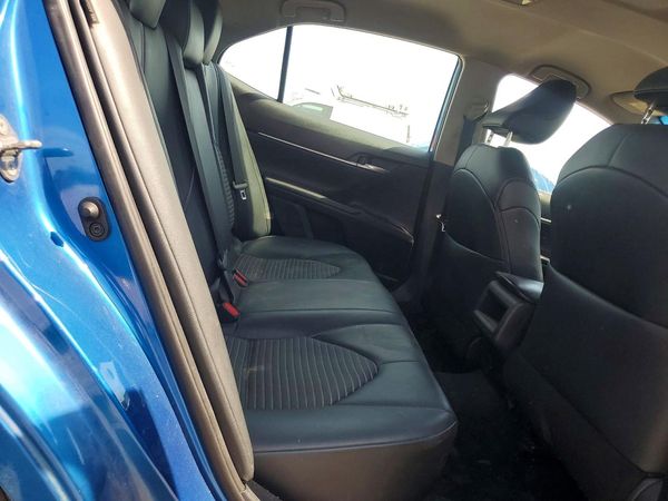 2019 TOYOTA CAMRY