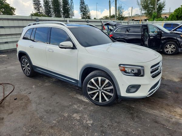 2021 MERCEDES-BENZ GLB-CLASS GLB250 — Passenger 3/4