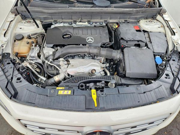 2021 MERCEDES-BENZ GLB-CLASS GLB250 — Engine bay