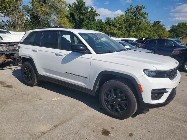 2025 JEEP GRAND CHEROKEE Laredo, Altitude