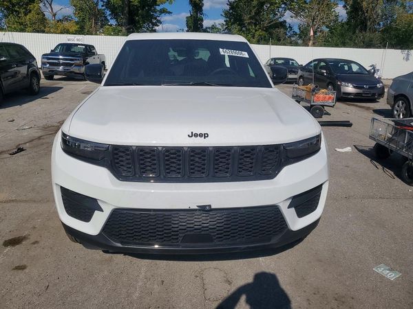 2025 JEEP GRAND CHEROKEE Laredo, Altitude