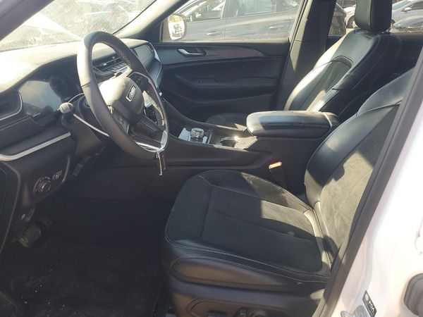 2025 JEEP GRAND CHEROKEE Laredo, Altitude