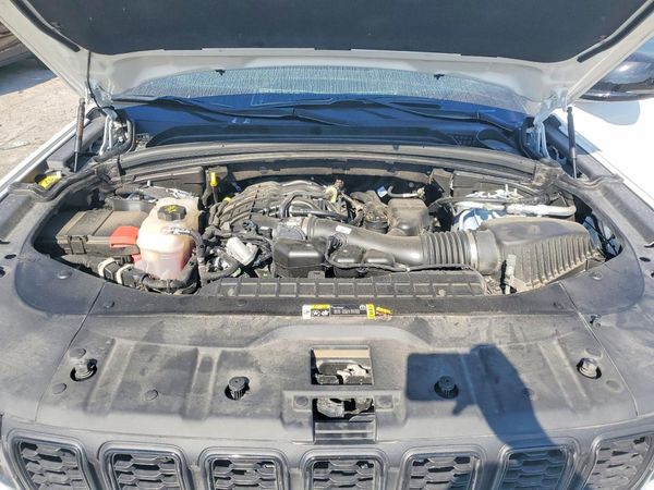 2025 JEEP GRAND CHEROKEE Laredo, Altitude
