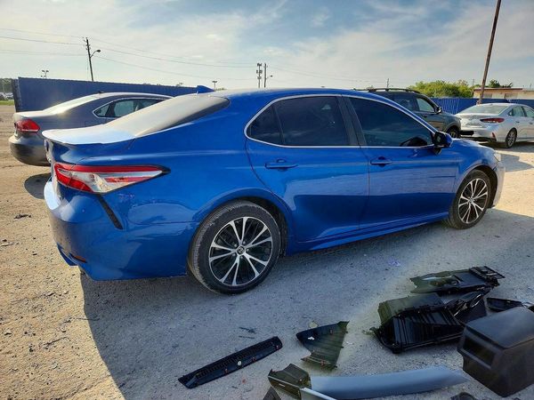 2019 TOYOTA CAMRY
