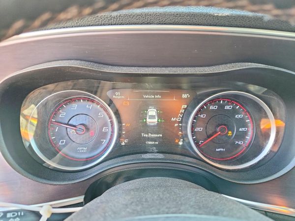 2015 DODGE CHARGER SE