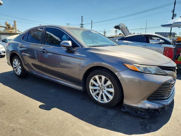 2018 TOYOTA CAMRY