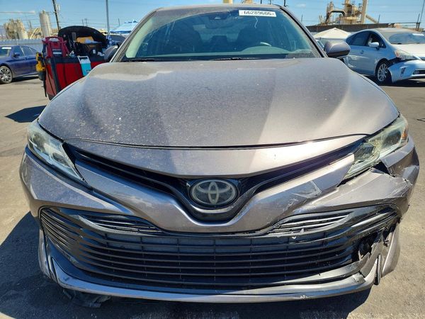 2018 TOYOTA CAMRY