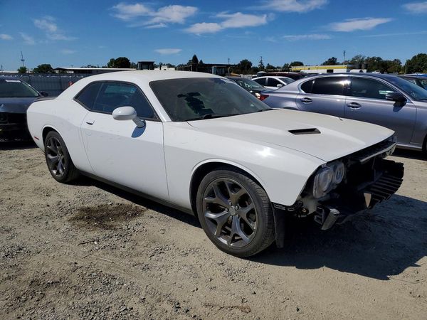 2015 DODGE CHALLENGER SXT — Passenger 3/4