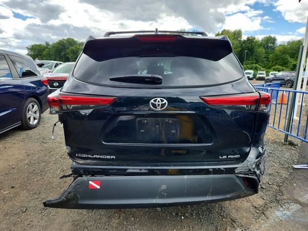 2021 TOYOTA HIGHLANDER LE